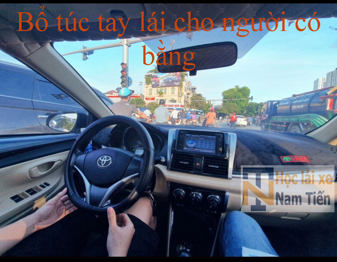 Bo Tuc Tay Lai Cho Nguoi Co Bang